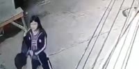 Brave Girl Fights For Her Shit