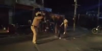 Brave Man Resists Police In India