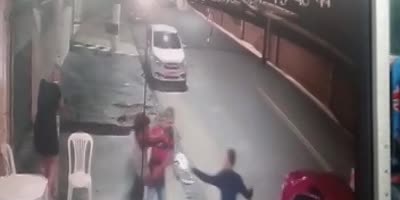 Man Attacks Robbers