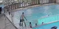 Inexperienced Swimmer Drowns in Pool
