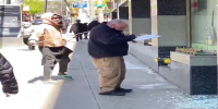 Thug attacks Detective broad daylight