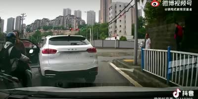 Unexpecting Ending Of Road Rage Argument In China