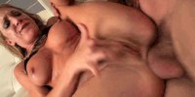 She Loves Anal