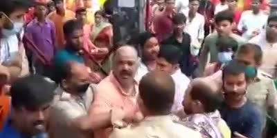 Temple Priest Gets Bald Head Smacked By Police In India