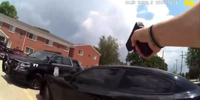 Detroit cop dragged, thrown from car by fleeing felon