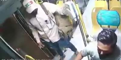 Bus Driver Kicks Out Armed Robber In Colombia