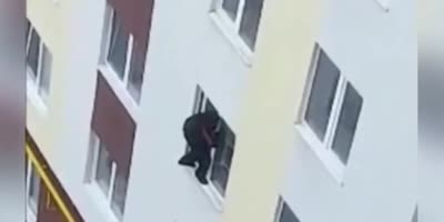 Ukraine: Home Invader Caught By Owne Escapes From Height