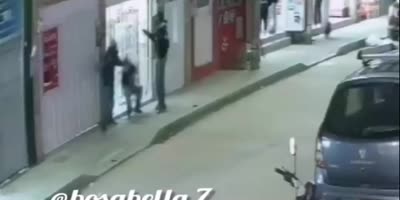 Colombian Sicario Shoots Street Pusher In The Head