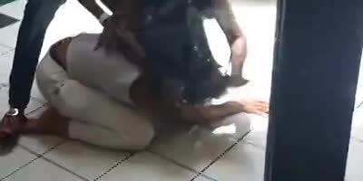 Asian Nail Shop Client Gets Into A Fight With Employees