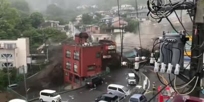 Twenty people and houses are swept away by the mudflow in Japan