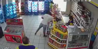 Female Store Clerk Beaten By Woman For Asking To Wear A mask