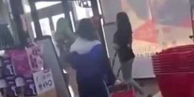 Shoplifter Fights Back