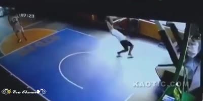 Basketball hoop left a man shocked