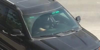 Man Wanks In Rented SUV