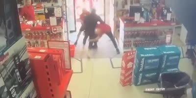 Aussie Shoplifter Gets Slammed By Guards