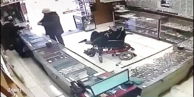 Wheelchair Robber busted on cam