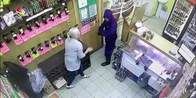 Elderly Store Clerk VS Knife Wielding Thief In Russia