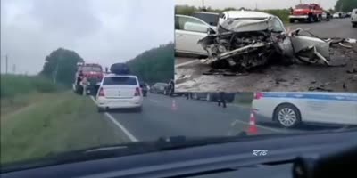 Head-on Truck Crash in Russia