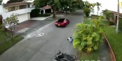 Driver Rams Robbers In Cali, Colombia