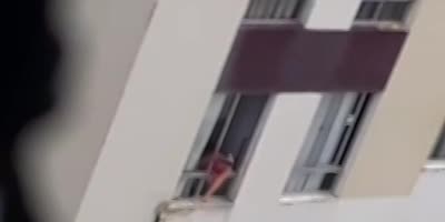 Man falls from building when trying to fix air conditioning from the outside