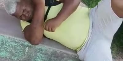 Kneading meat with a lot of fat (R)