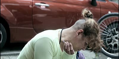 Woman injecting fentanyl into her jugular