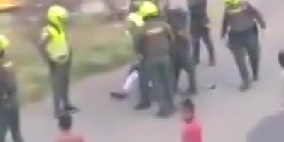 Columbian Police Shoots At Citizen For Recording A Video Of Them