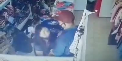 Pregnant Store Clerk Fights For Her Phone In Argentina