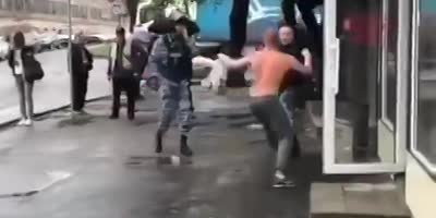 Drunk Dude Fights Two Cops In Ukraine