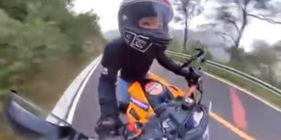 Moto Girl Films Her Crash
