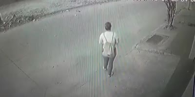 Lonely Woman Violently Robbed In Ecuador