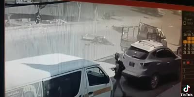 Yemen driver loses control