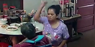 Mean Woman Abusing Elderly Mom In Thailand