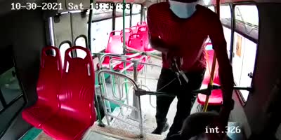 Bus Robber Disarmed, Beaten Up In Colombia