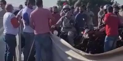 Leader Of A Local Protest Dropped For Blocking The Road In Brazil