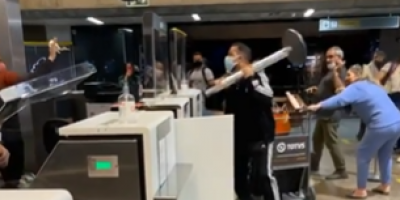 Man Freaks Out After His Flight Was Delayed