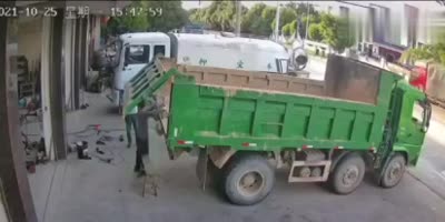 Head Crushing Incident in China