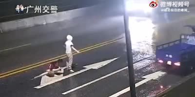 Weekend Classics: Couple Fighting On The Road Hit By Car