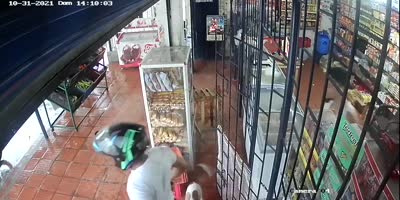 Man Robbed At The Gun Point In Colombia