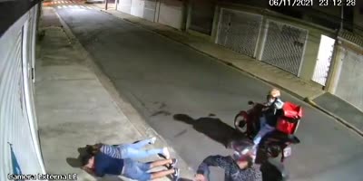 Gang Of Fake Delivery Guys Hijack A Couple In Brazil