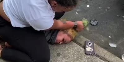 Two Women Fight!