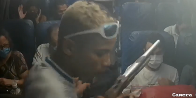 Thug With A Self Made Shotgun Robs Bus Passengers