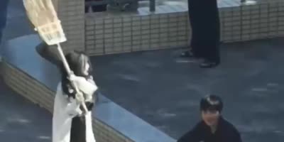 Dude, Why Dont You Just Kick Her