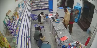 Store Peacefully Robbed In Pakistan!