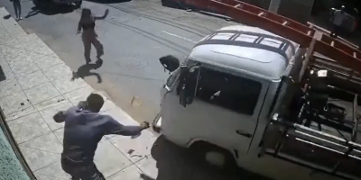 VW Truck Driver Destroys Robber Of A Woman In Brazil