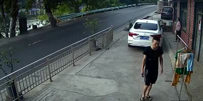 She Never Saw It Coming(R)