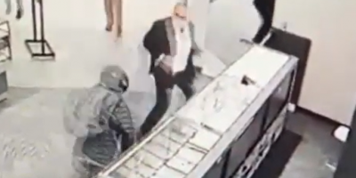 California jewelry store owner stops attempted smash-and-grab robbery