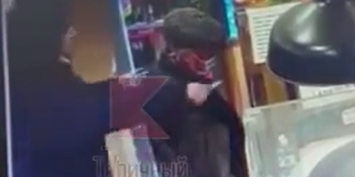OG Gets Slashed From Behind In Russian Store