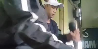 WHEN BAD SINGING GOES WRONG(R)