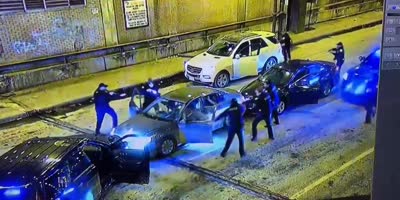 Cops Shoot Carjackers In Chicago